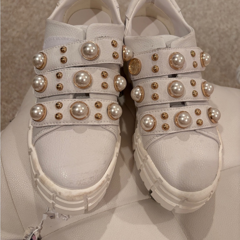 Karl Lagerfeld White sneakers Velcro